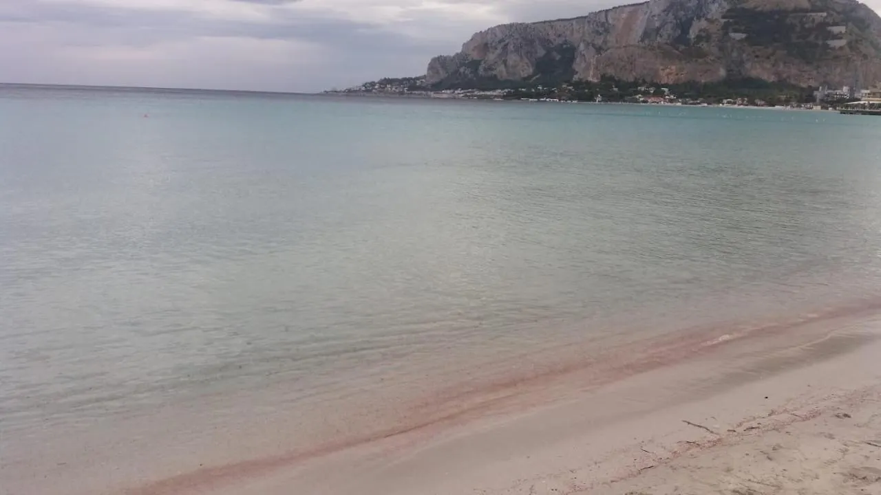 Villa Saline A Mondello Palermo