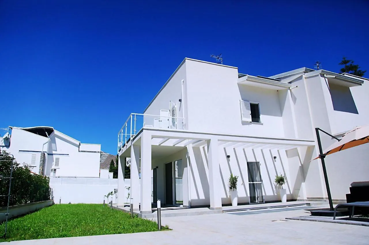 Villa Saline A Mondello Palermo