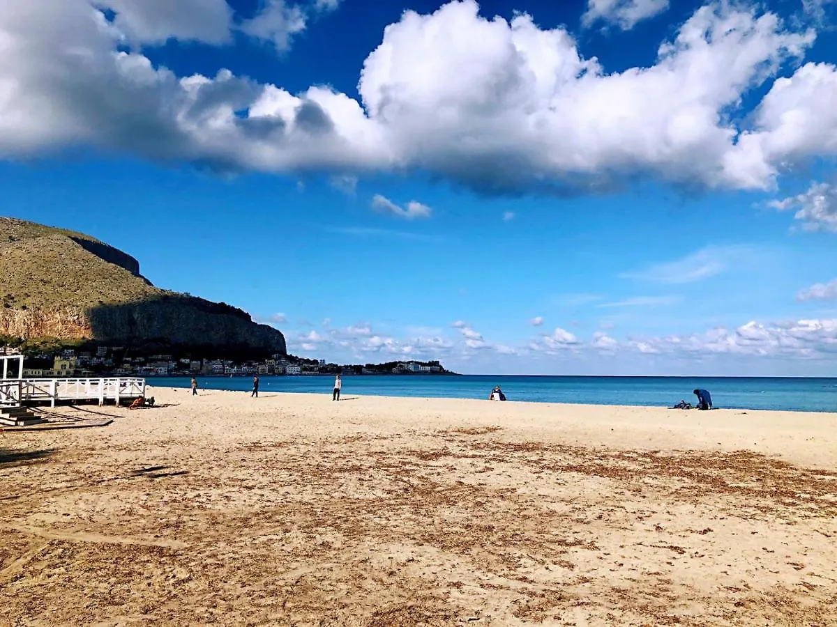 Villa Saline A Mondello Palermo Italy